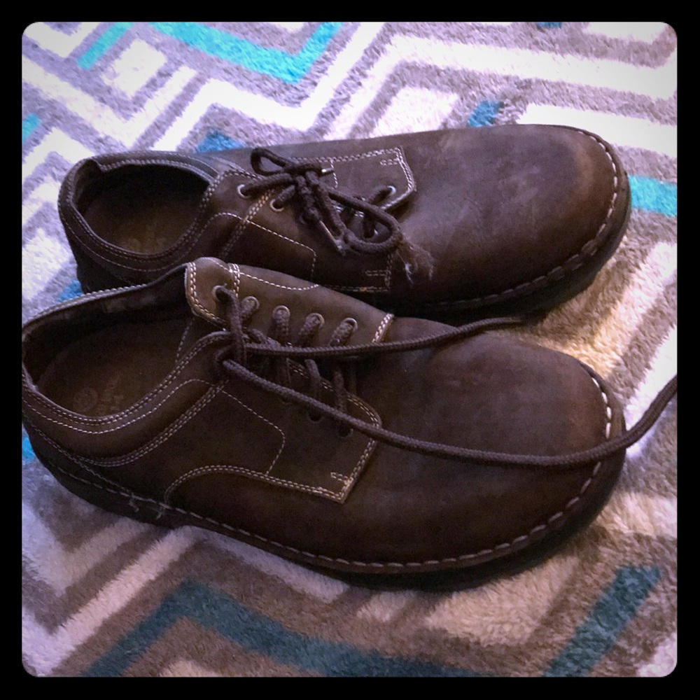 Earth shoe Mark II suede oxfords